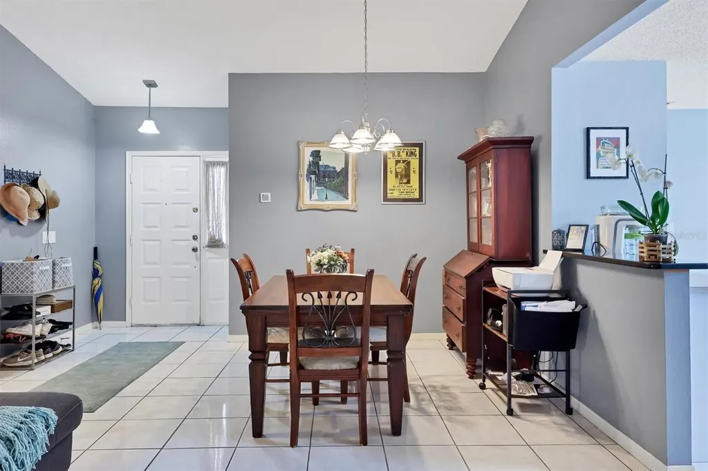 5823 Helen Way Sarasota FL 34243