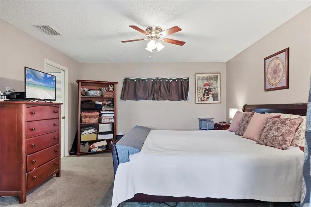 5823 Helen Way Sarasota FL 34243
