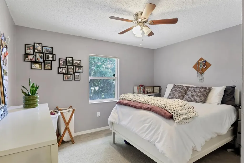 5823 Helen Way Sarasota FL 34243