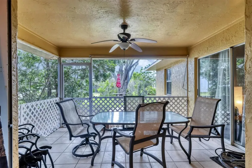 5823 Helen Way Sarasota FL 34243