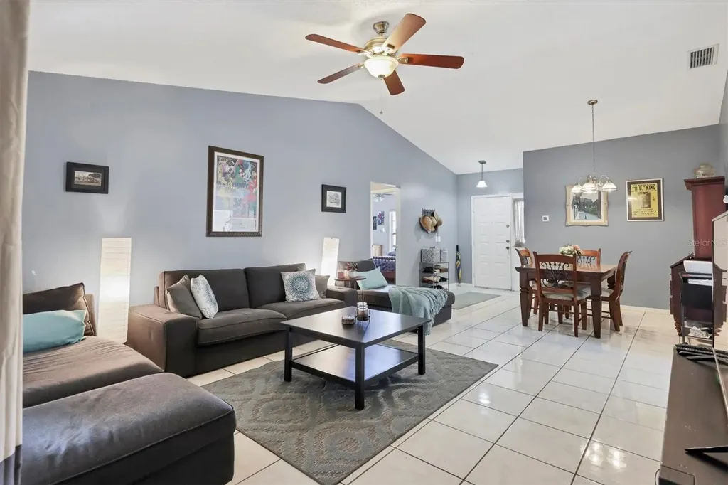 5823 Helen Way Sarasota FL 34243