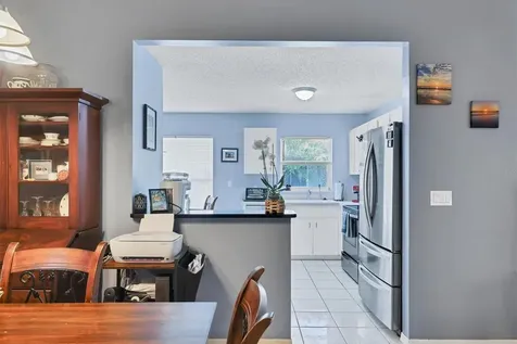 5823 Helen Way Sarasota FL 34243