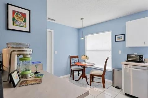 5823 Helen Way Sarasota FL 34243