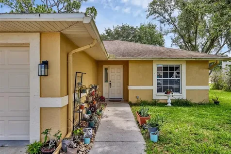 5823 Helen Way Sarasota FL 34243