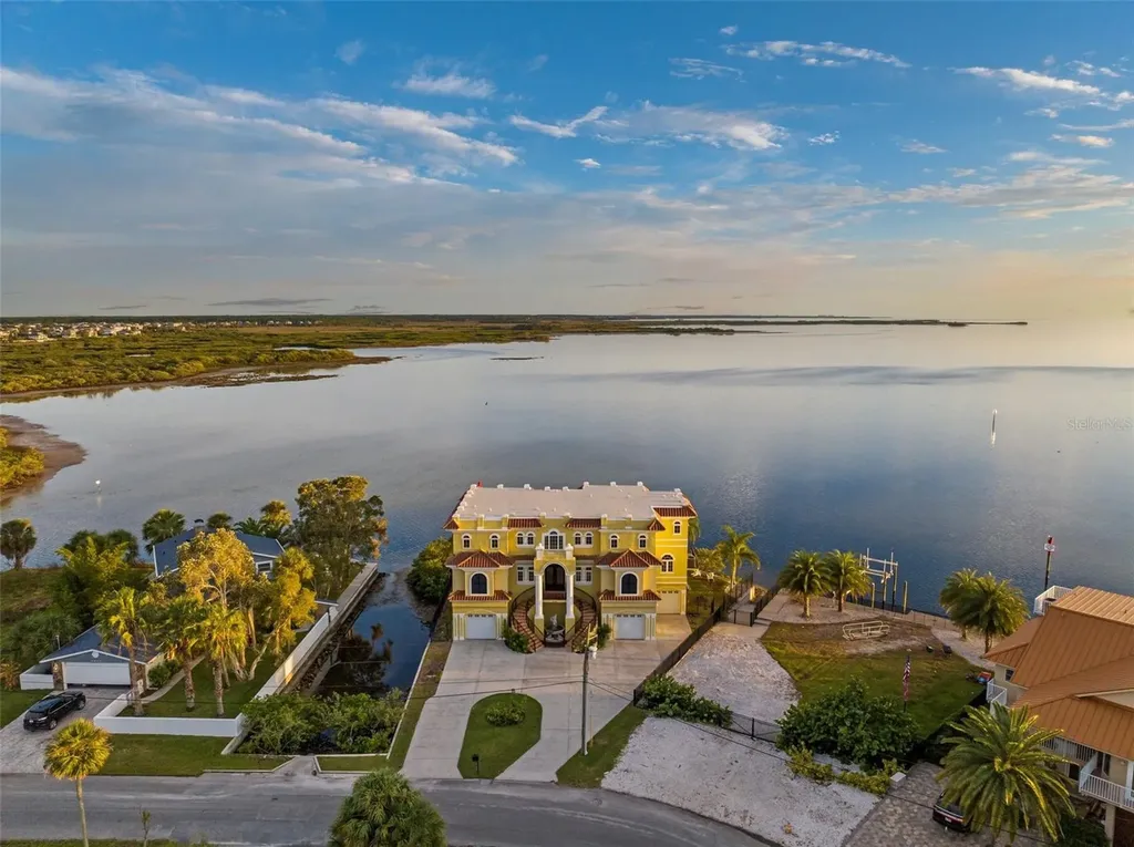 3236 Gulf Winds Circle Hernando Beach FL 34607