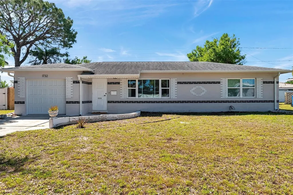 1732 63rd Avenue N St Petersburg FL 33702