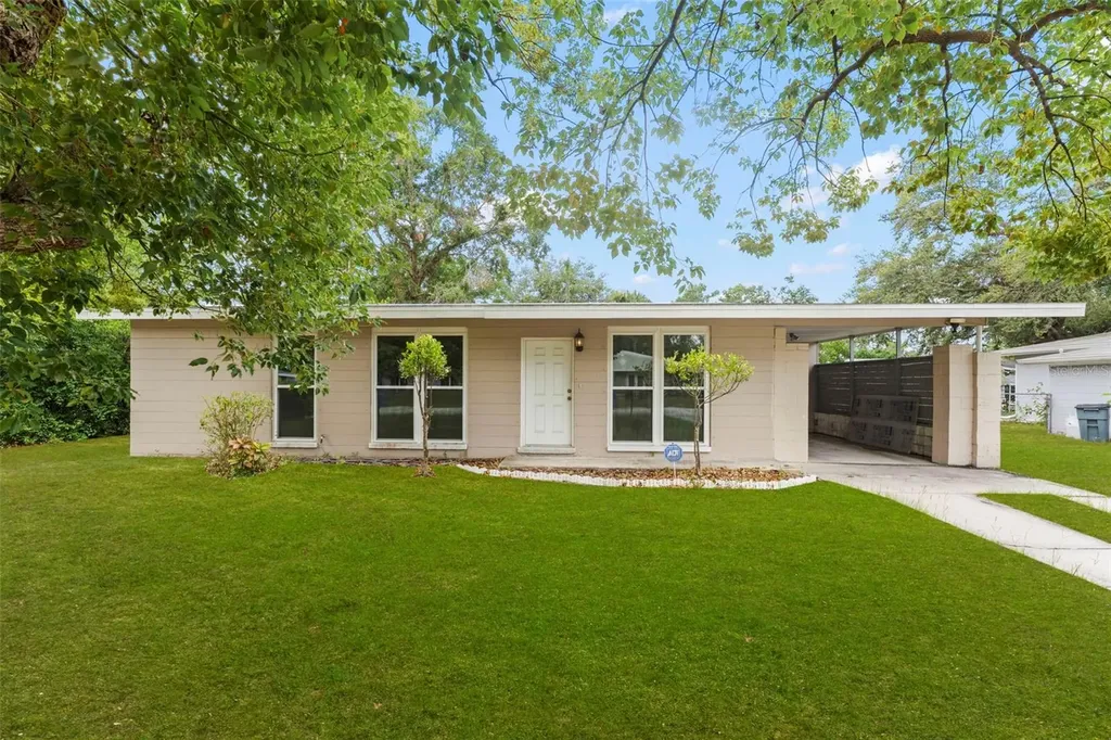 1018 Briarwood Avenue Tampa FL 33613
