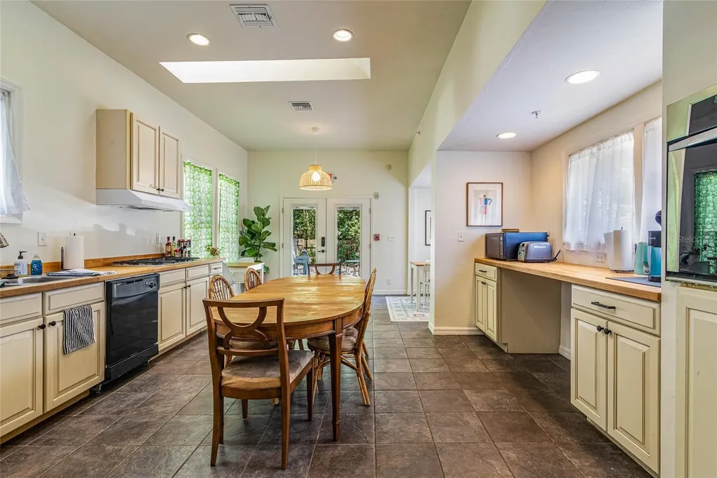 728 E University Avenue Gainesville FL 32601