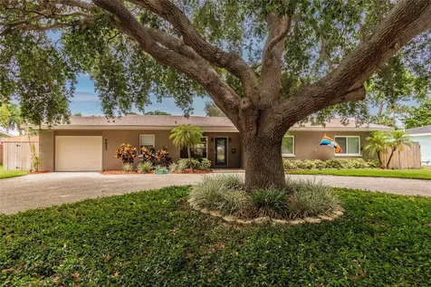 6635 9th Avenue N St Petersburg FL 33710
