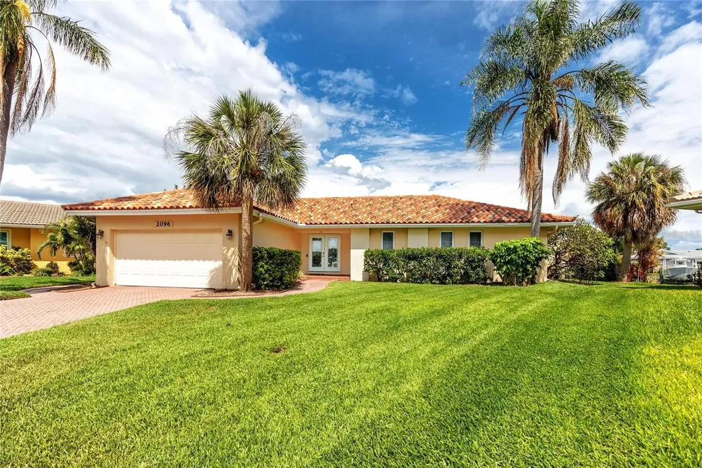 2096 Massachusetts Avenue NE St Petersburg FL 33703