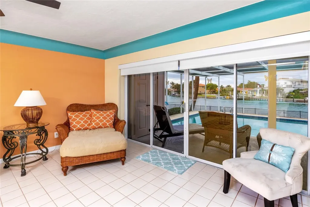 2096 Massachusetts Avenue NE St Petersburg FL 33703