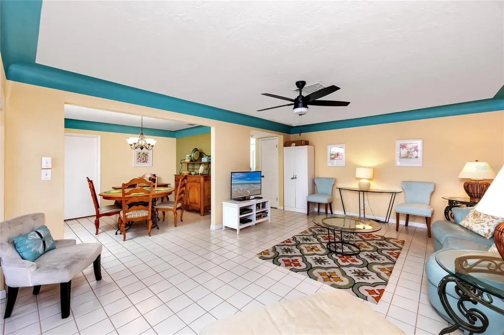2096 Massachusetts Avenue NE St Petersburg FL 33703