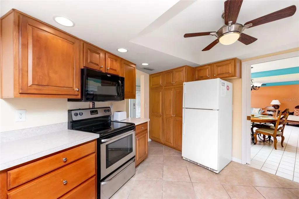 2096 Massachusetts Avenue NE St Petersburg FL 33703