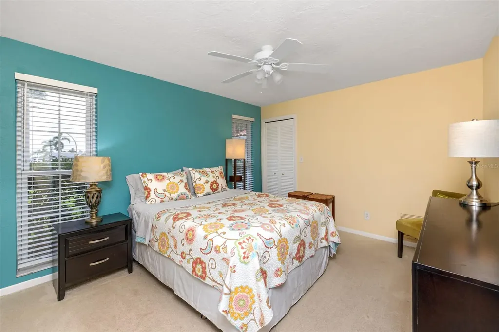 2096 Massachusetts Avenue NE St Petersburg FL 33703