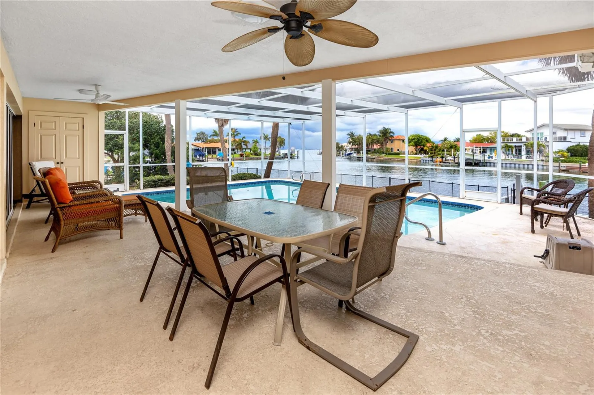2096 Massachusetts Avenue NE St Petersburg FL 33703