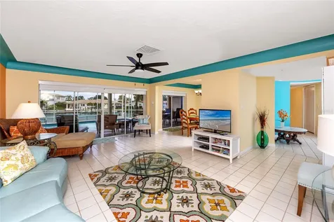 2096 Massachusetts Avenue NE St Petersburg FL 33703