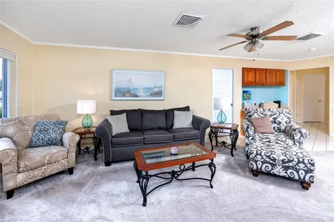 2096 Massachusetts Avenue NE St Petersburg FL 33703