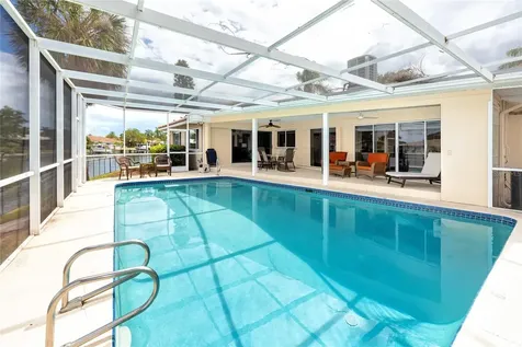 2096 Massachusetts Avenue NE St Petersburg FL 33703