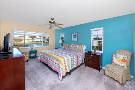 2096 Massachusetts Avenue NE St Petersburg FL 33703