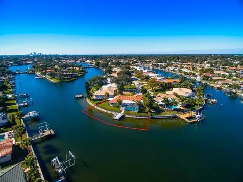 2096 Massachusetts Avenue NE St Petersburg FL 33703