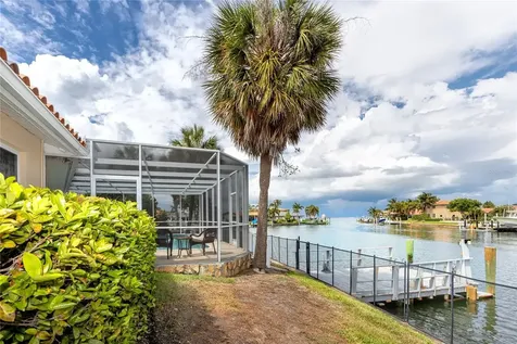 2096 Massachusetts Avenue NE St Petersburg FL 33703