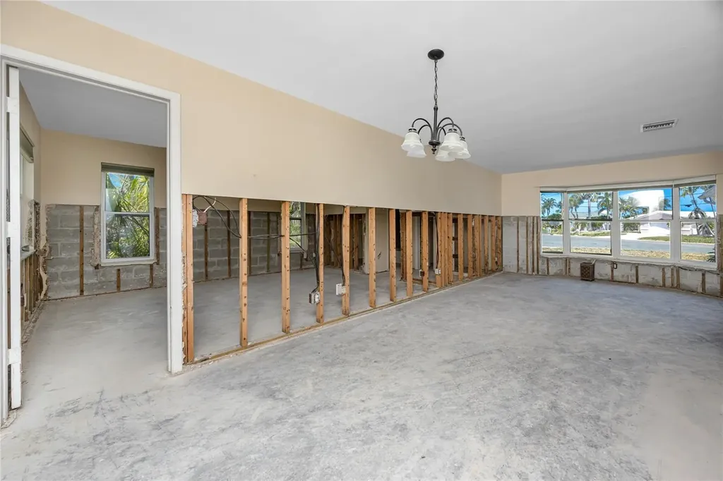 11465 7th Street E Treasure Island FL 33706