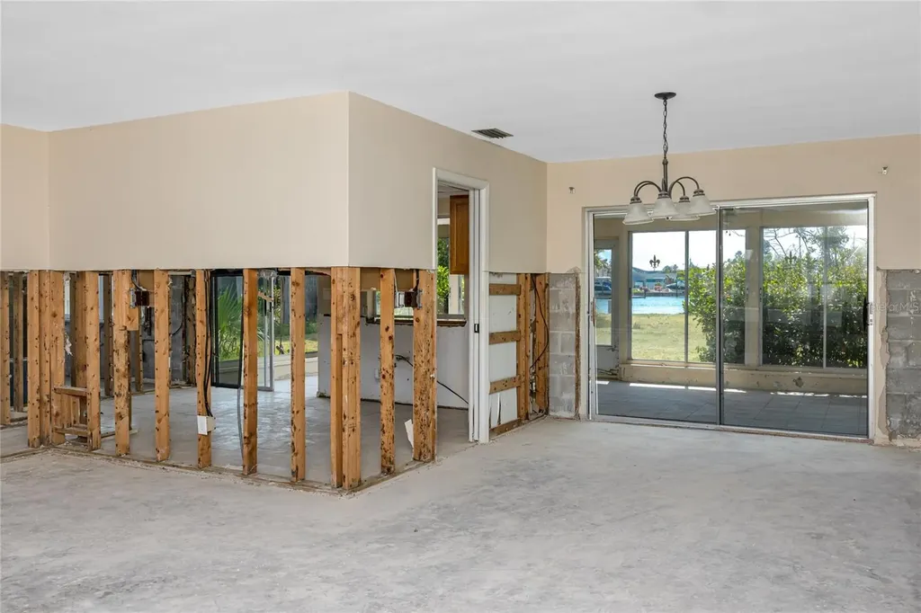 11465 7th Street E Treasure Island FL 33706