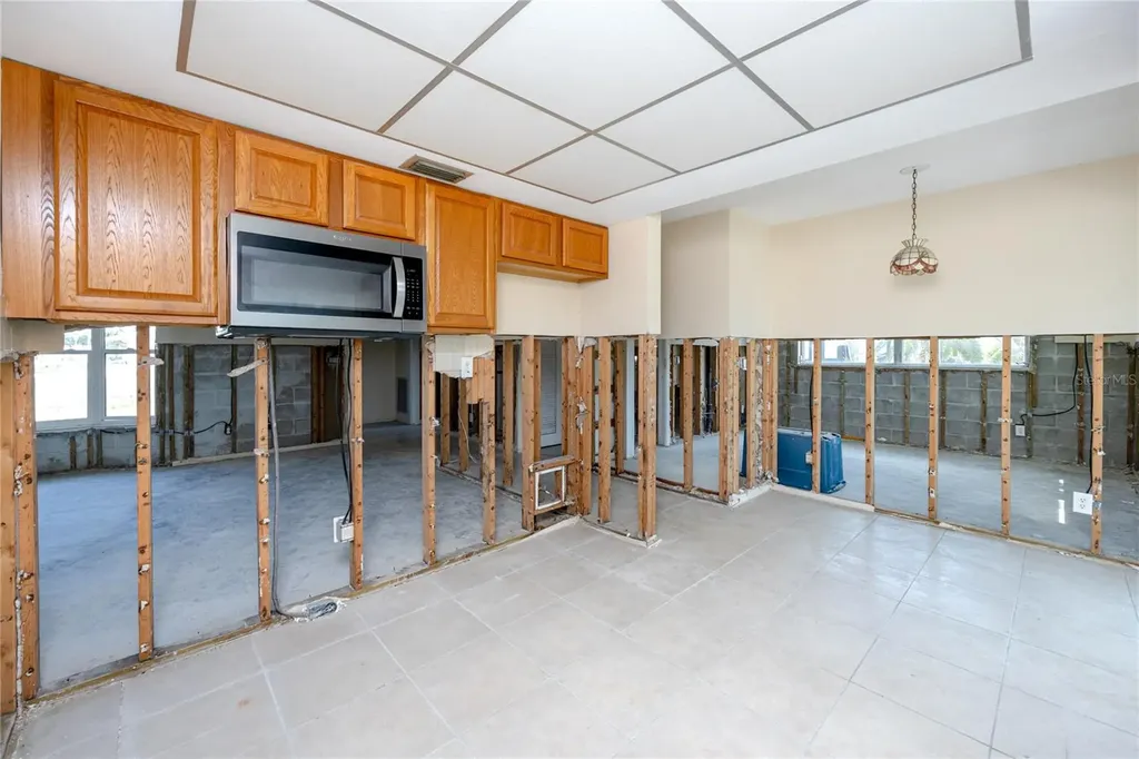 11465 7th Street E Treasure Island FL 33706