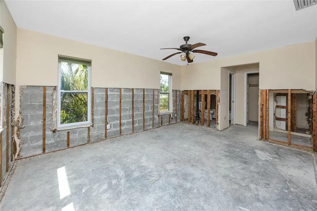 11465 7th Street E Treasure Island FL 33706