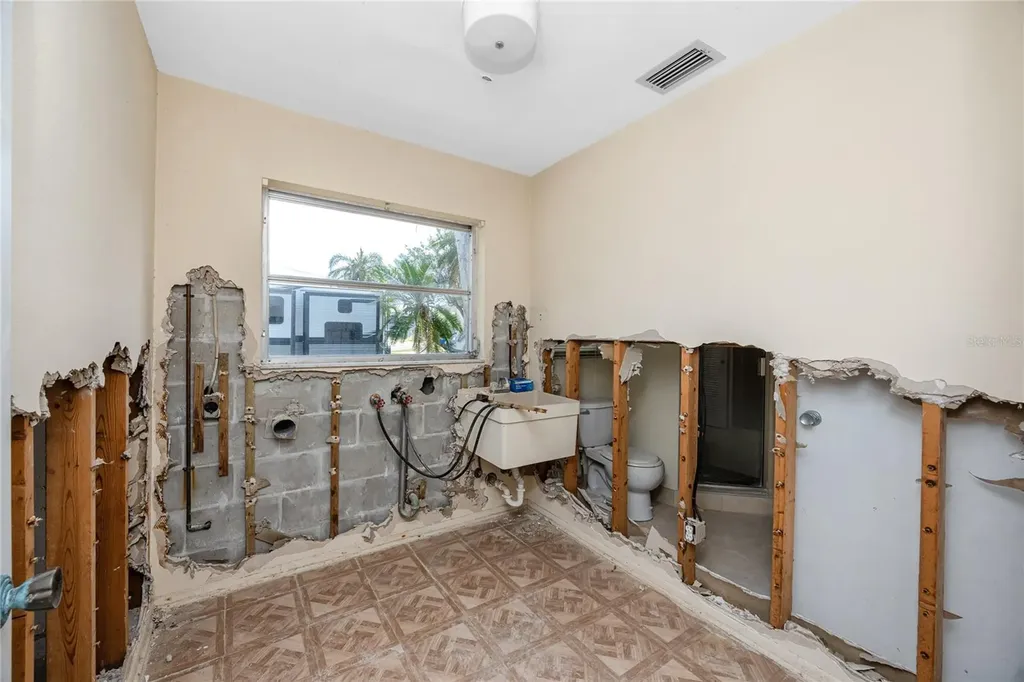 11465 7th Street E Treasure Island FL 33706