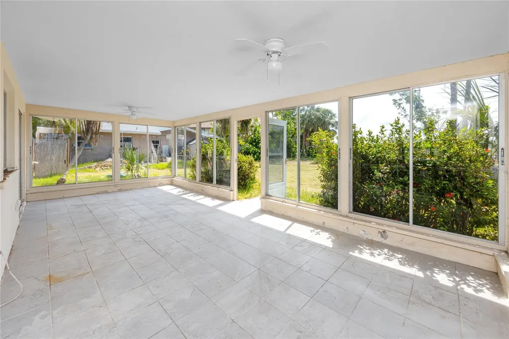 11465 7th Street E Treasure Island FL 33706