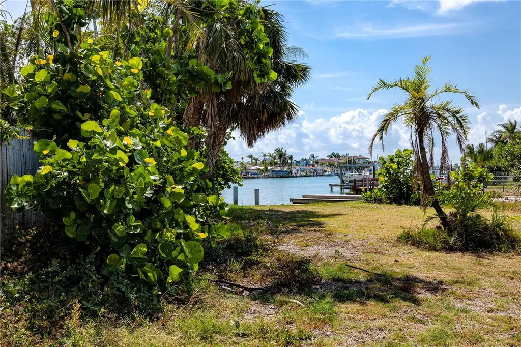 11465 7th Street E Treasure Island FL 33706