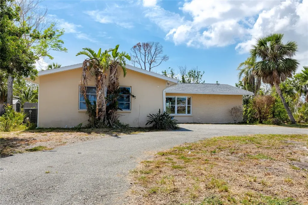 11465 7th Street E Treasure Island FL 33706
