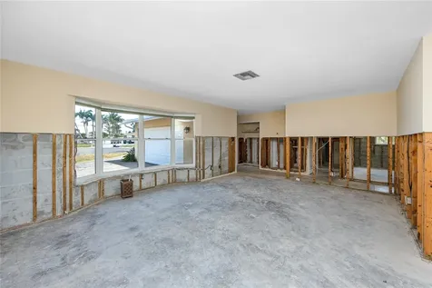 11465 7th Street E Treasure Island FL 33706