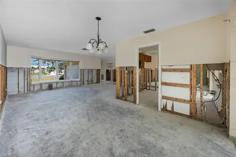 11465 7th Street E Treasure Island FL 33706