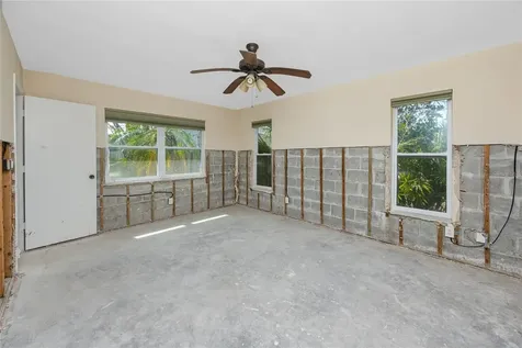 11465 7th Street E Treasure Island FL 33706