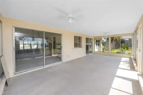 11465 7th Street E Treasure Island FL 33706