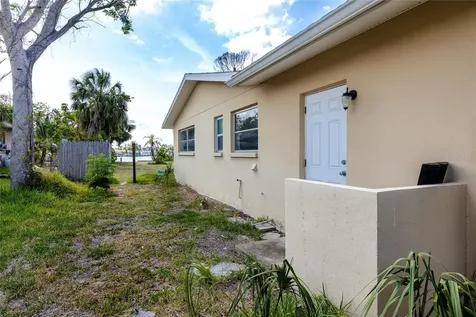 11465 7th Street E Treasure Island FL 33706