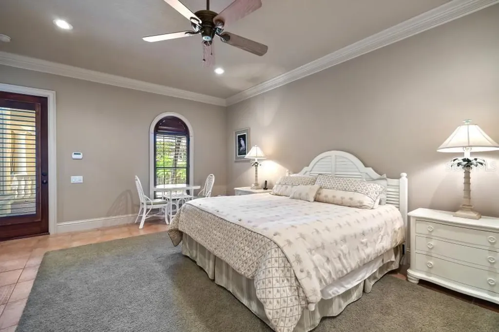 841 Ponce De Leon Drive St Petersburg FL 33715