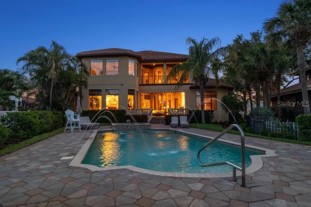 841 Ponce De Leon Drive St Petersburg FL 33715