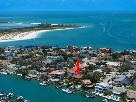841 Ponce De Leon Drive St Petersburg FL 33715