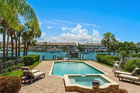 841 Ponce De Leon Drive St Petersburg FL 33715