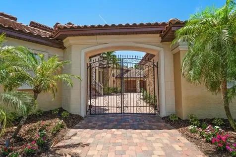 841 Ponce De Leon Drive St Petersburg FL 33715