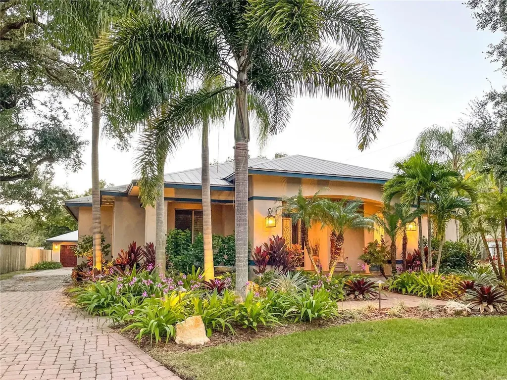 6801 S Sparkman Street Tampa FL 33616