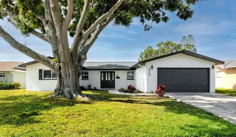 6920 13th Avenue N St Petersburg FL 33710
