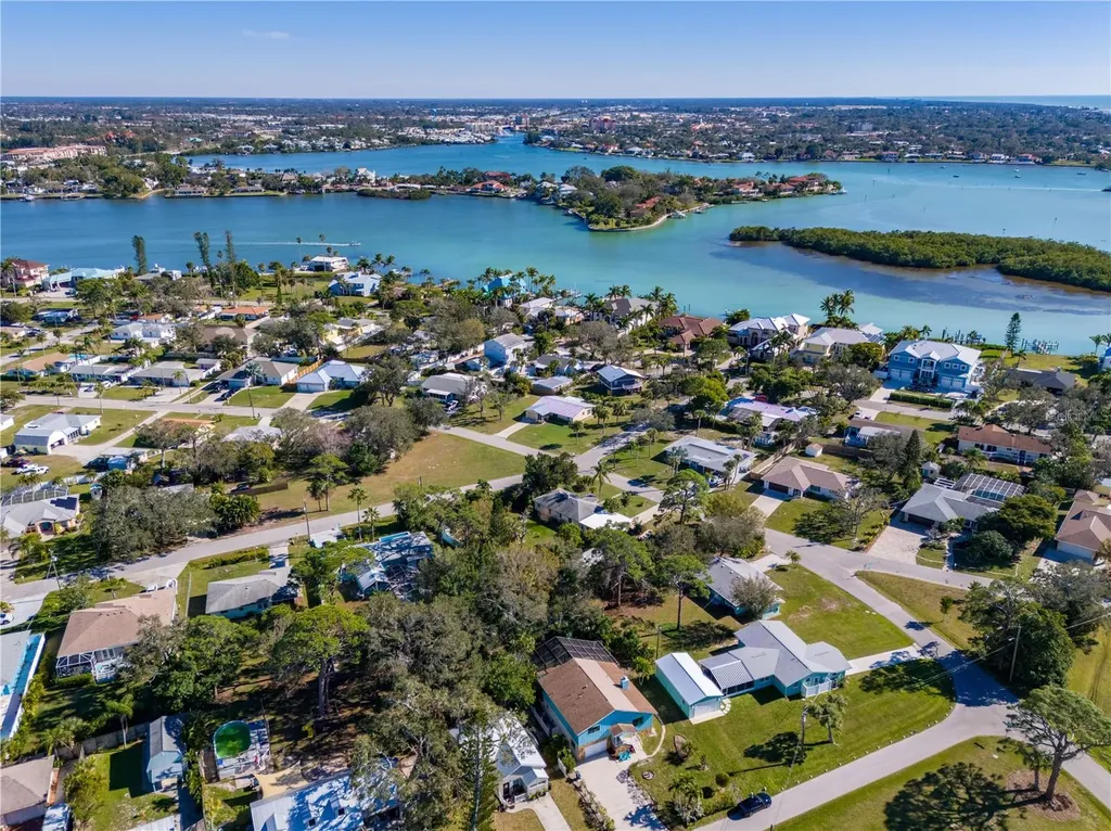 521 Pameto Road Nokomis FL 34275