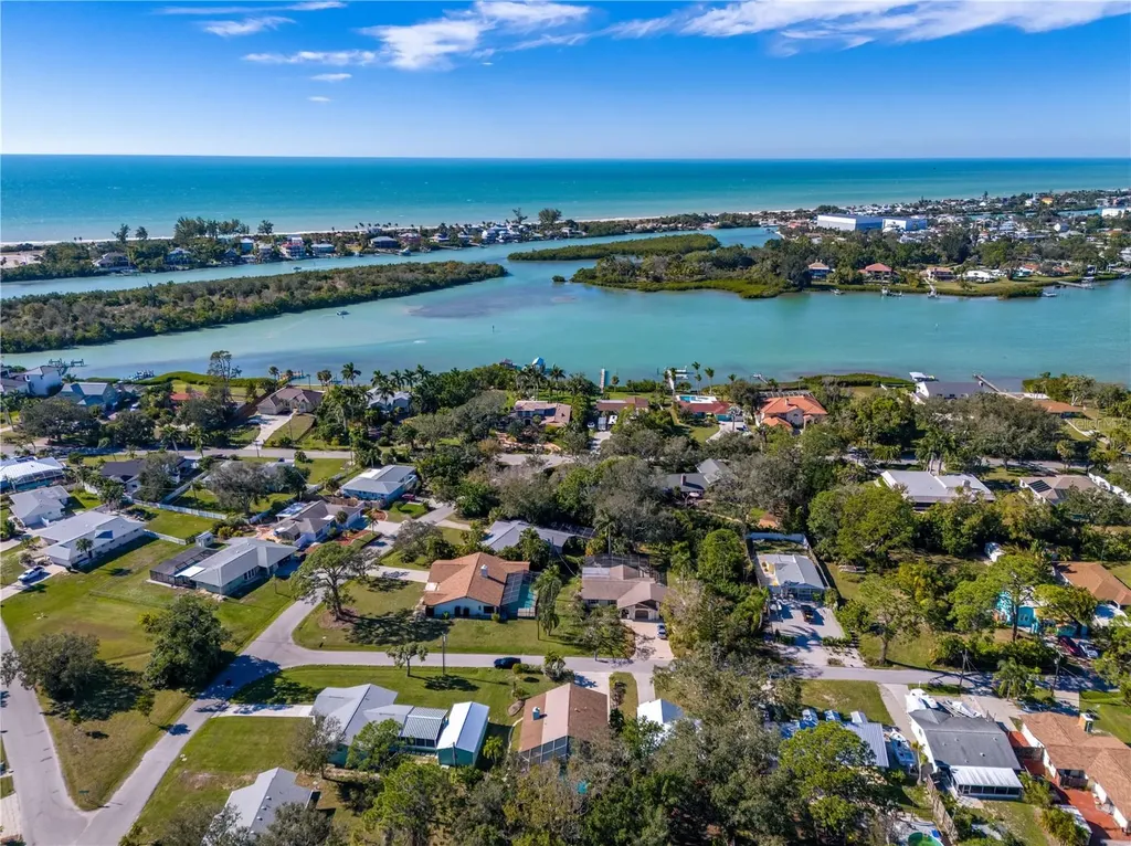 521 Pameto Road Nokomis FL 34275