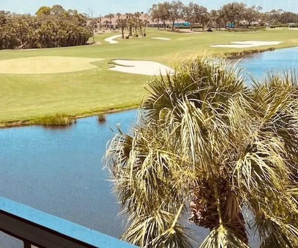 9320 Clubside Circle Sarasota FL 34238