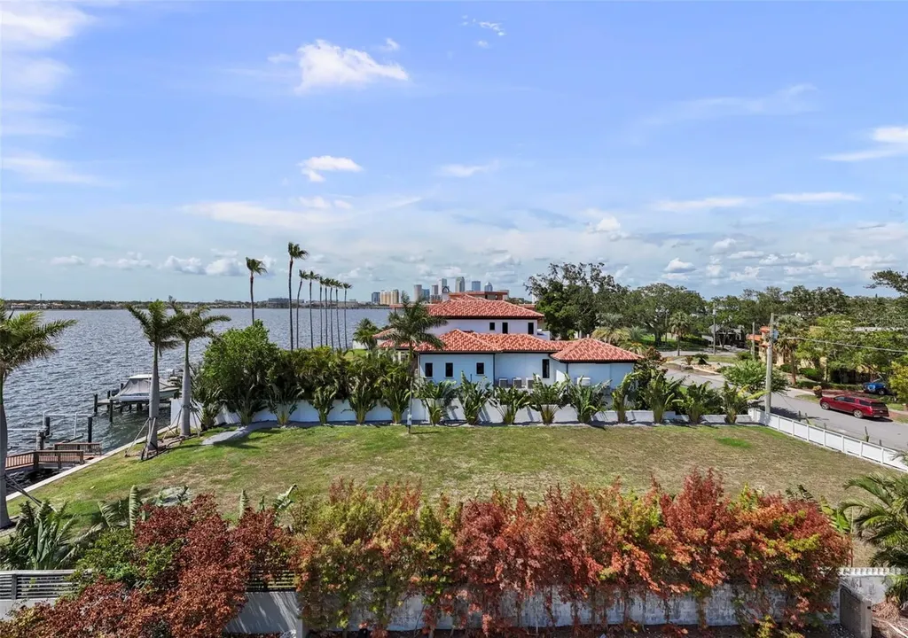 214 Blanca Avenue Tampa FL 33606
