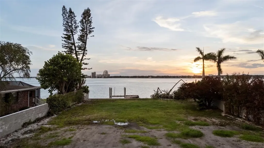 214 Blanca Avenue Tampa FL 33606